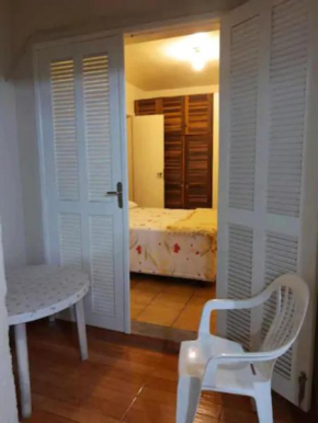 Apartamento térreo bem localizado no centro, Garopaba